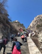 爬泰山为什么要爬三年，情侣不能一起爬泰山是真的吗？