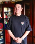 关少曾是甜蜜暴击里的校长吗，他是不是离过婚