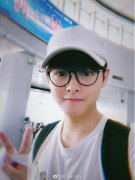 洪雨雷参加过什么节目，李健为什么喜欢他跟他签约了吗？
