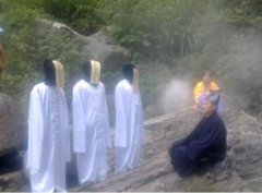 湘西赶尸有真实的图片吗，赶尸的原理其实是有人背着尸体？