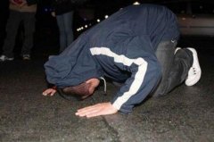 磕头为什么能消业障，磕头的正确姿势介绍