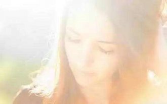 水瓶座女孩几岁开始变漂亮？水瓶座女生的智商高吗？