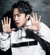 王祖蓝模仿鹿晗有点儿意思视频，王祖蓝是黄光亮儿子吗？