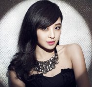 张含韵和刘德华什么关系？张含韵为什么叫小花