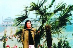 张艺谋前妻肖华现状照片，肖华的年轻时候照片组图