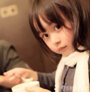 刘楚恬妈妈高冰水照片，刘楚恬是怎么被发现的