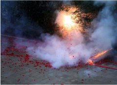 放鞭炮断了有什么说法？放鞭炮断了还能再点吗?