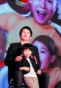 郑钧刘芸的孩子智障是真的吗？郑钧为什么对前妻不好