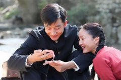 黄轩有兄弟姐妹吗？黄轩为什么资源那么好突然上位