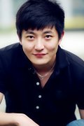 郭京飞为什么叫美妆达人、加油男孩？郭京飞和倪大红是什么关系