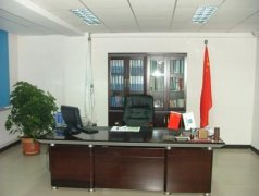 办公桌摆放风水正确图解，办公桌背靠窗户不能靠门怎么讲？