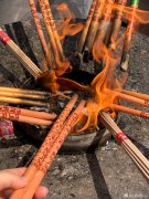 什么时候清理香炉灰打扫供桌，家用香炉的禁忌有哪些？